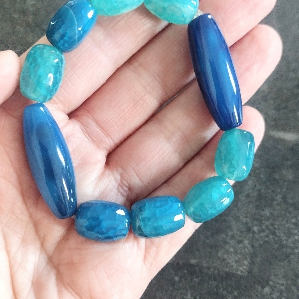 Blue Dragon's Veins Agate Beaded Stretch Bracelet - Picture 3 of 3